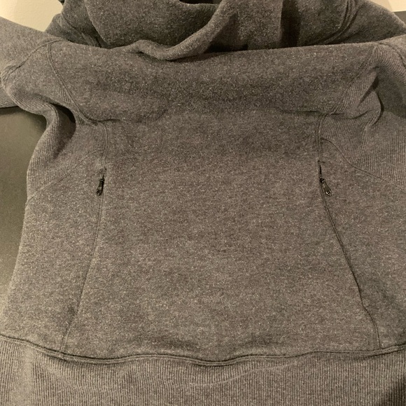 Lululemon Scuba Pullover Hoodie - Picture 3 of 8
